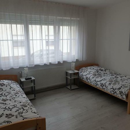Wohnung, Zimmer In Frankfurt Flughafen Zu Vermieten Mörfelden-Walldorf Extérieur photo